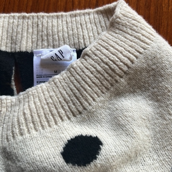 Gap polka dog sweater size M dog, not included lol 😂 behehe - Picture 6 of 7